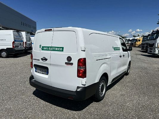 Vehicle image 7 / 16