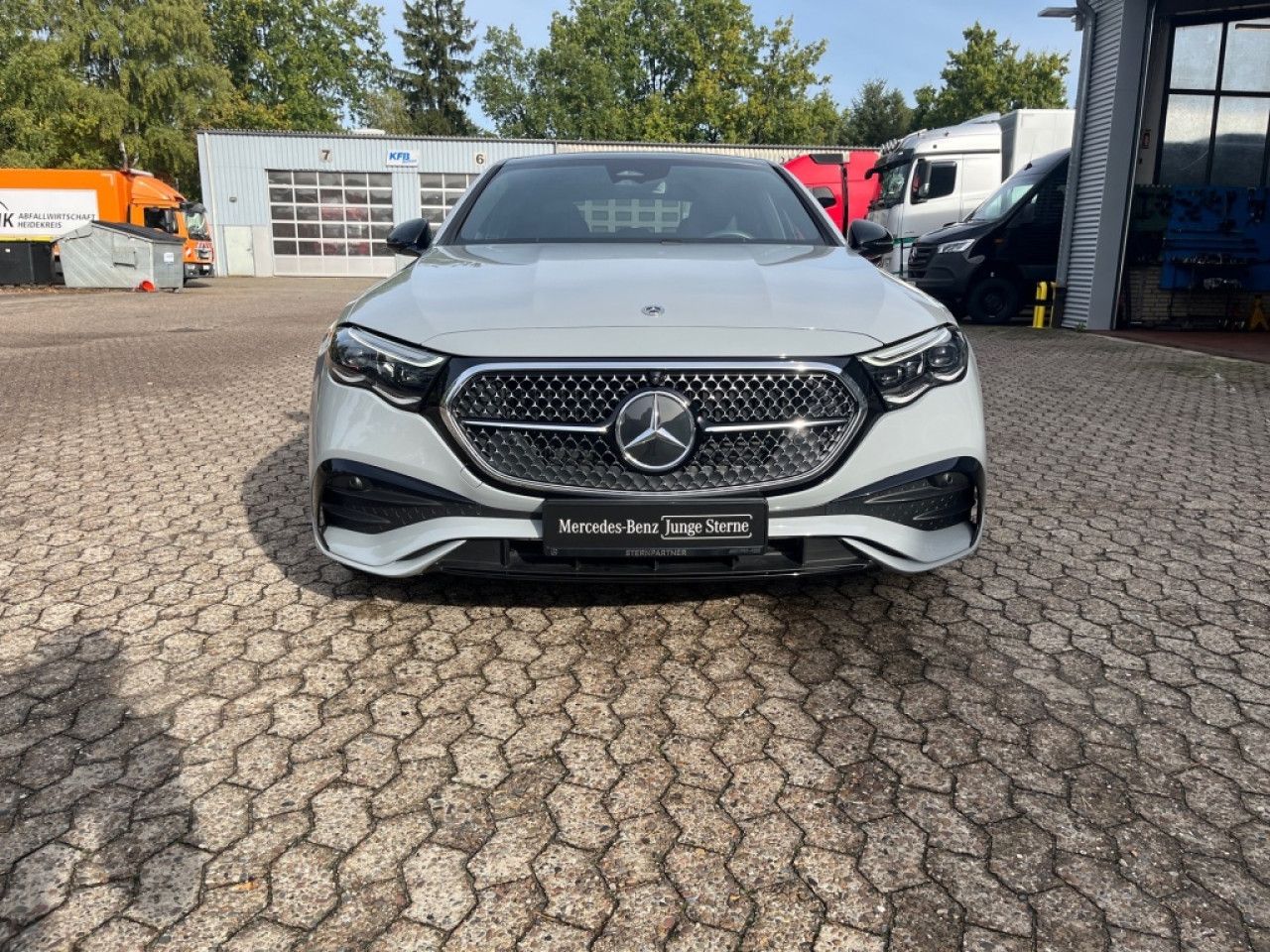 Mercedes-Benz E-Klasse – Bild 21