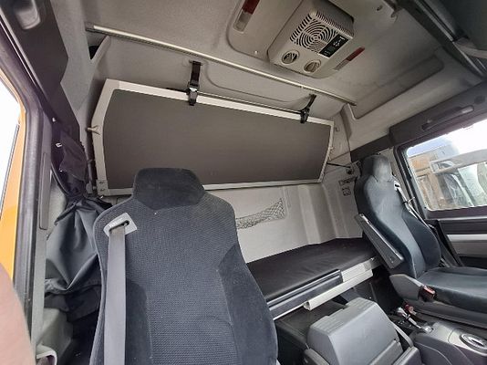 Vehicle image 11 / 12
