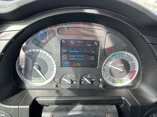 Vehicle image 13 / 16