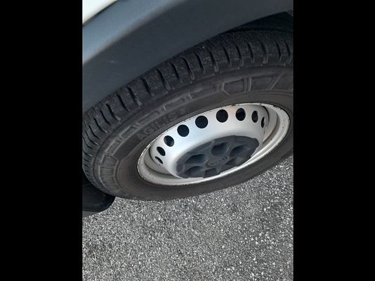 Vehicle image 7 / 20