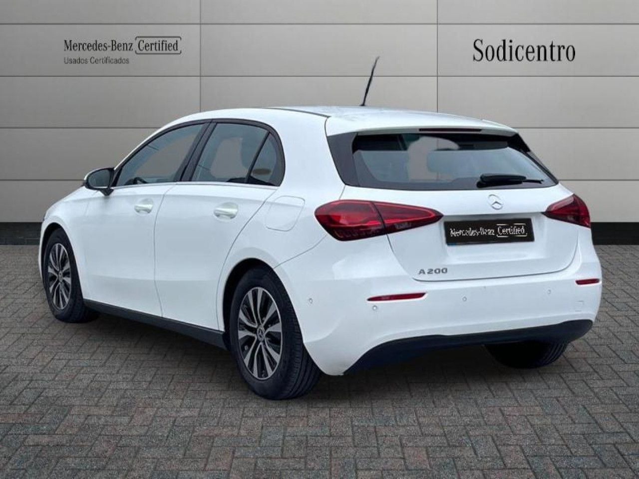 Imagem do ve&iacute;culo 3 / 20