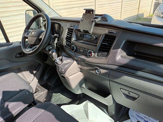 Vehicle image 5 / 5