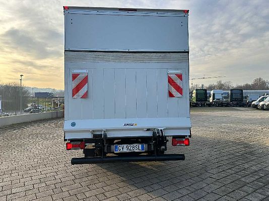 Vehicle image 4 / 13
