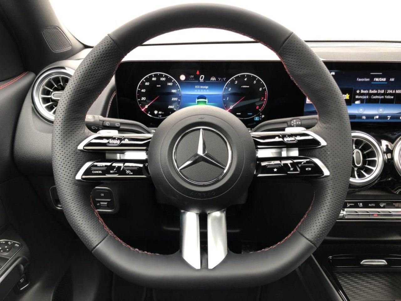 Mercedes-Benz GLB – Bild 10