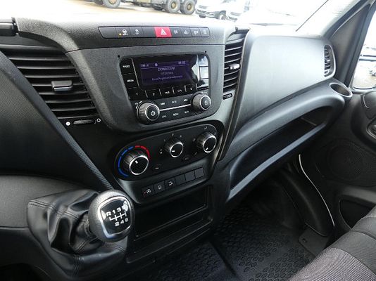 Vehicle image 7 / 7