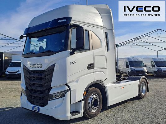 Vehicle image 1 / 18