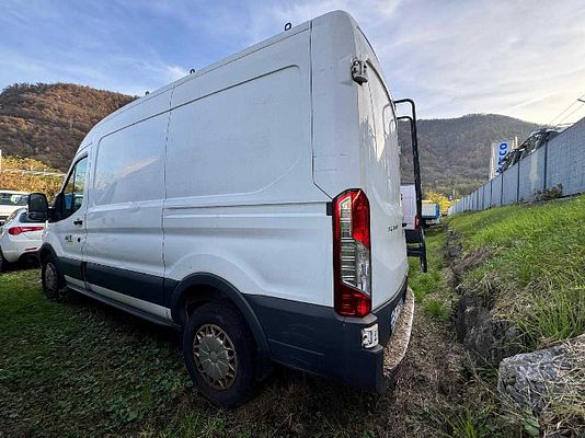 Vehicle image 3 / 3