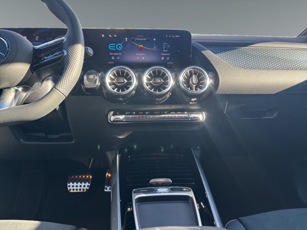 Photo du v&eacute;hicule 16 / 18