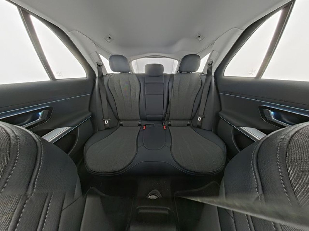Mercedes-Benz E-Klasse – Bild 7