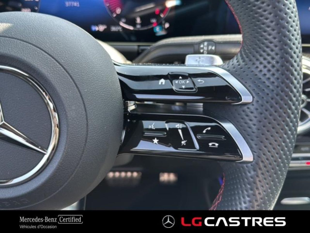 Photo du v&eacute;hicule 16 / 18