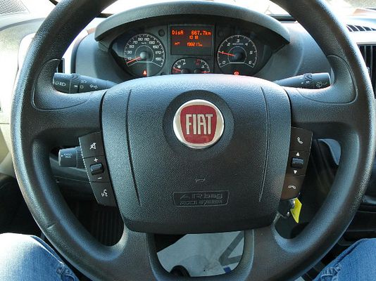 Vehicle image 10 / 15