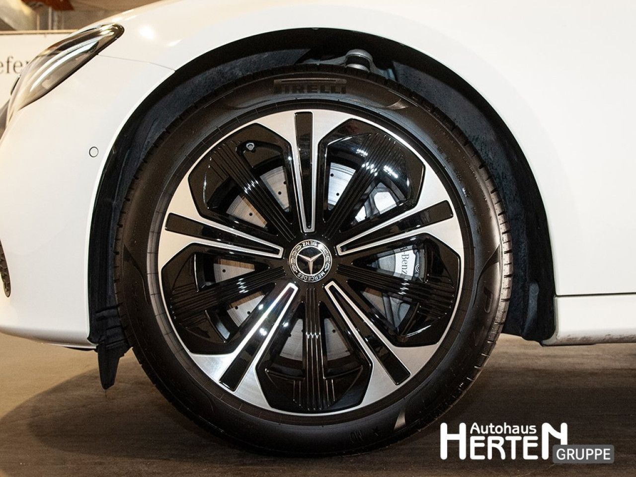 Mercedes-Benz E-Klasse – Bild 8