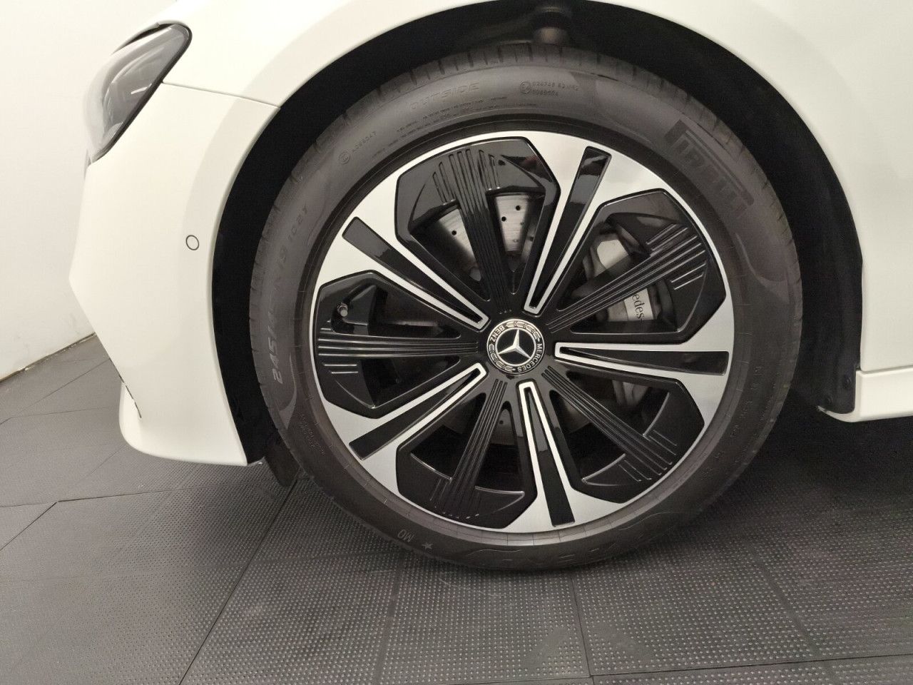 Mercedes-Benz E-Klasse – Bild 10