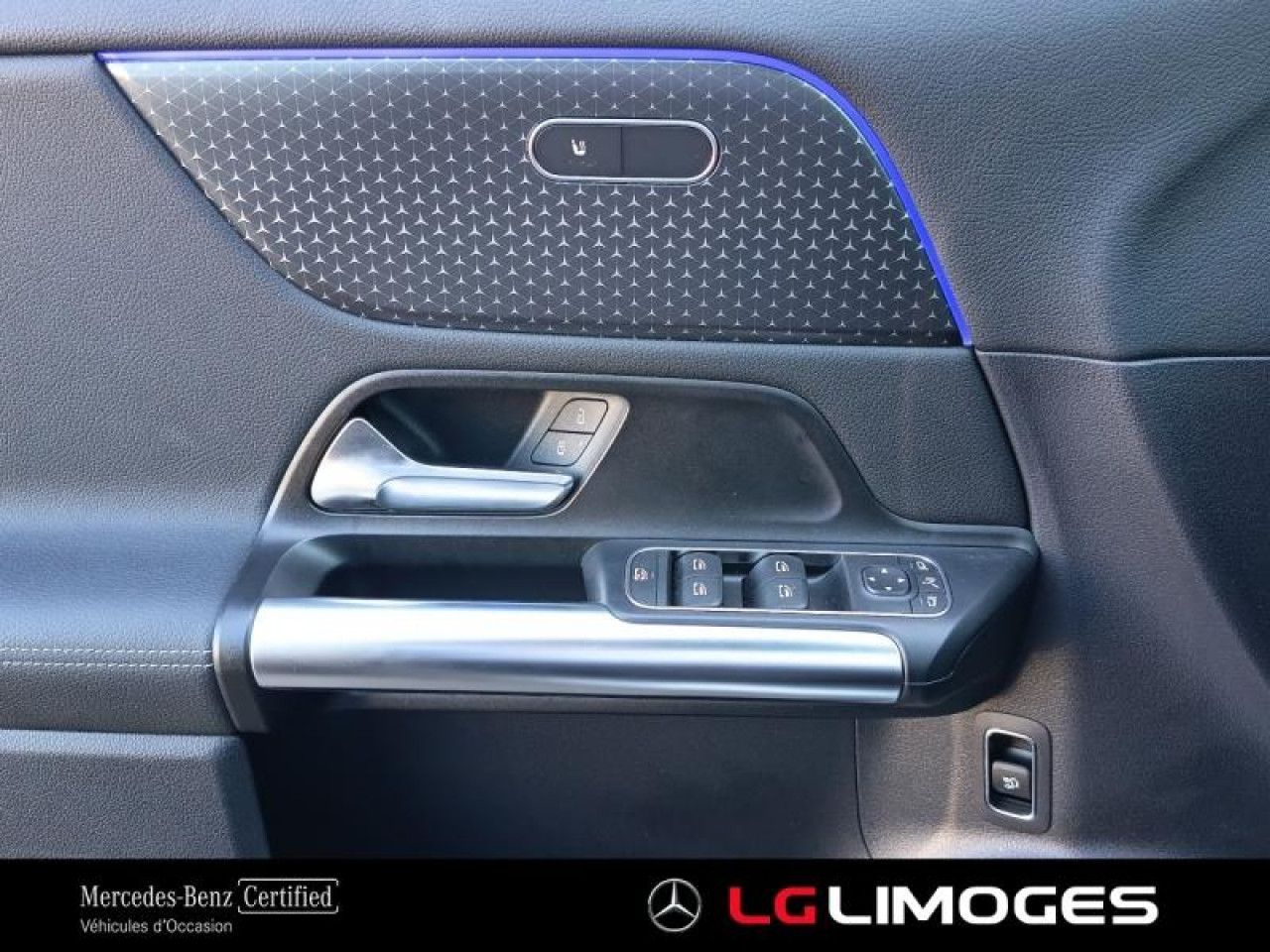 Photo du v&eacute;hicule 16 / 18