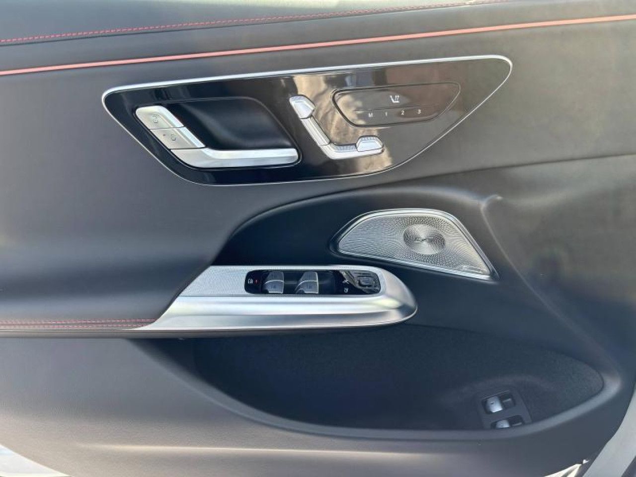 Photo du v&eacute;hicule 12 / 17