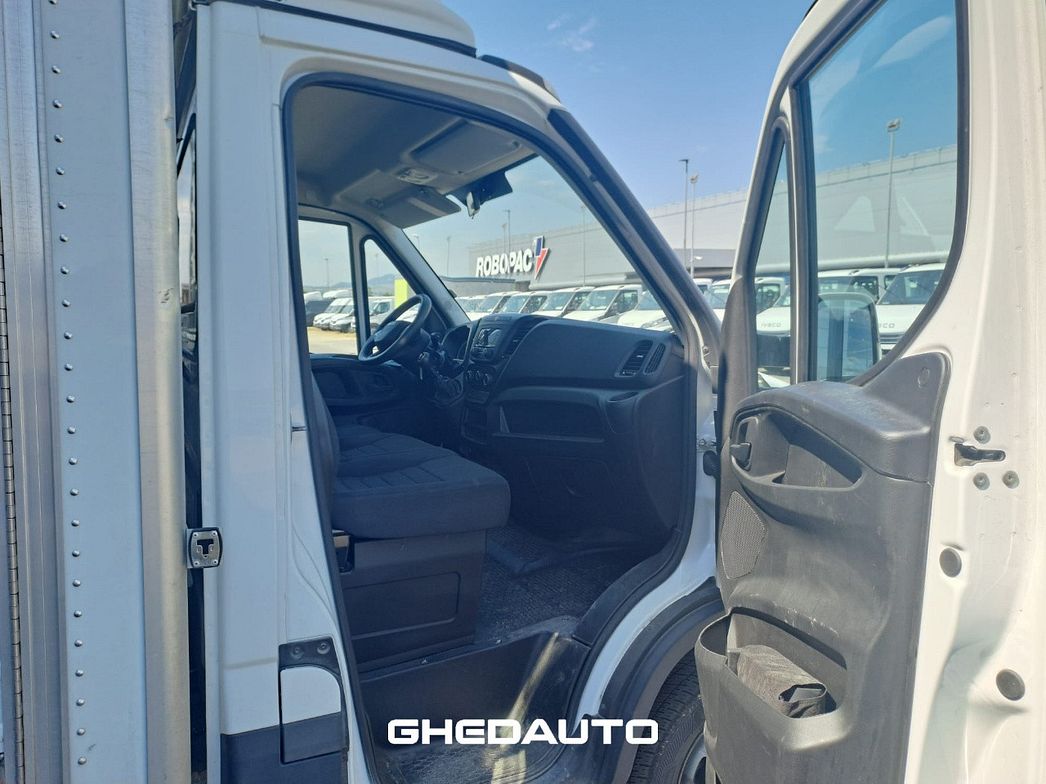 IVECO | 35C14H BOX