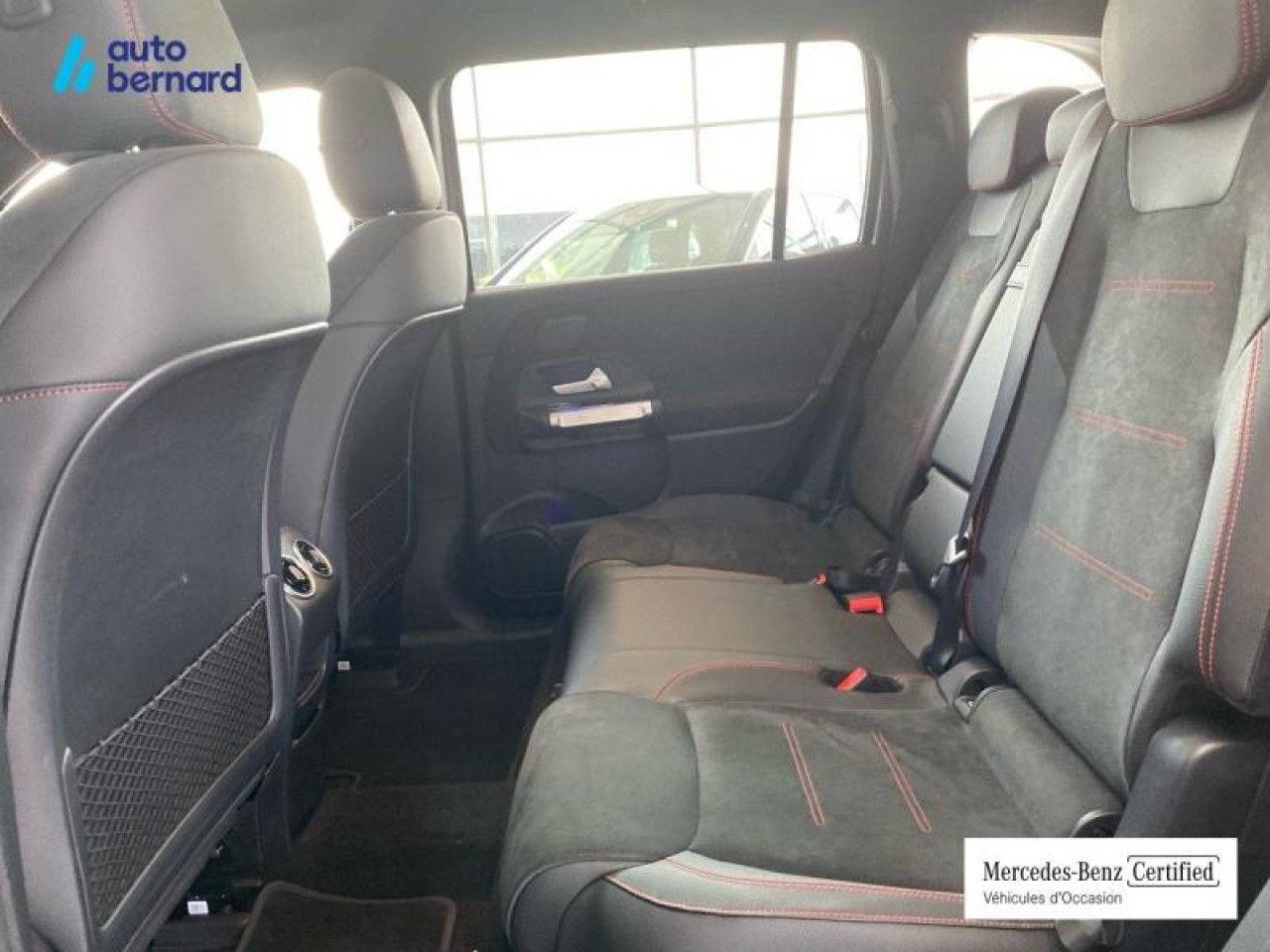 Photo du v&eacute;hicule 10 / 18