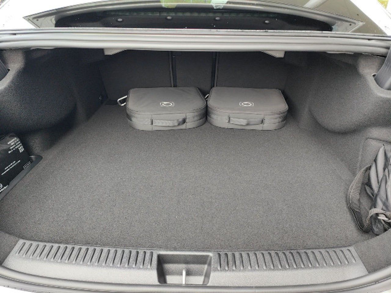 Mercedes-Benz E-Klasse – Bild 12