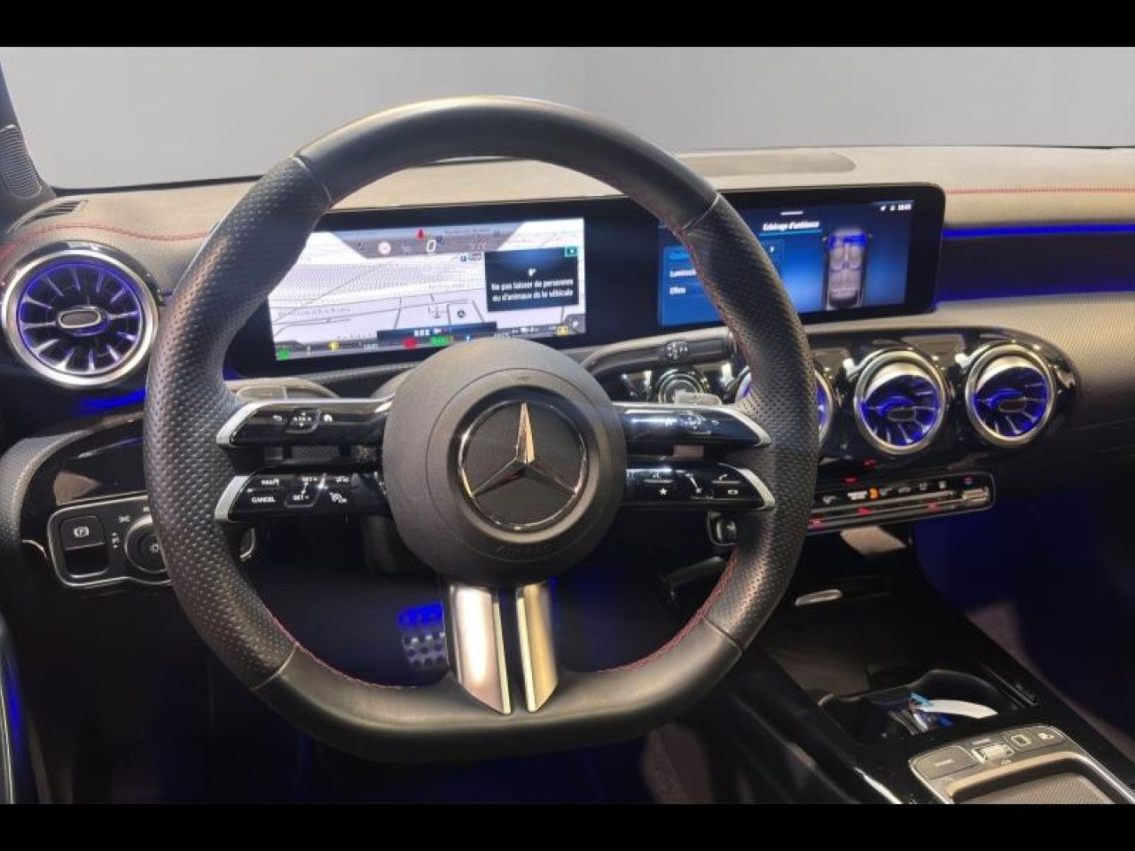 Photo du v&eacute;hicule 9 / 18