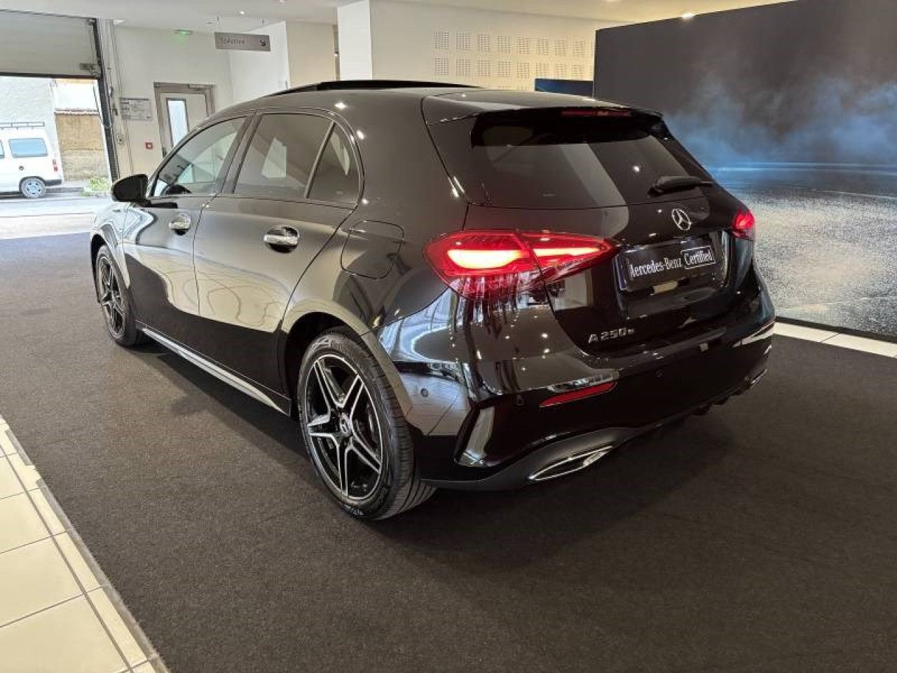 Photo du v&eacute;hicule 2 / 18