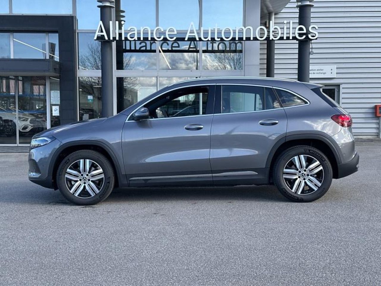 Photo du v&eacute;hicule 2 / 18