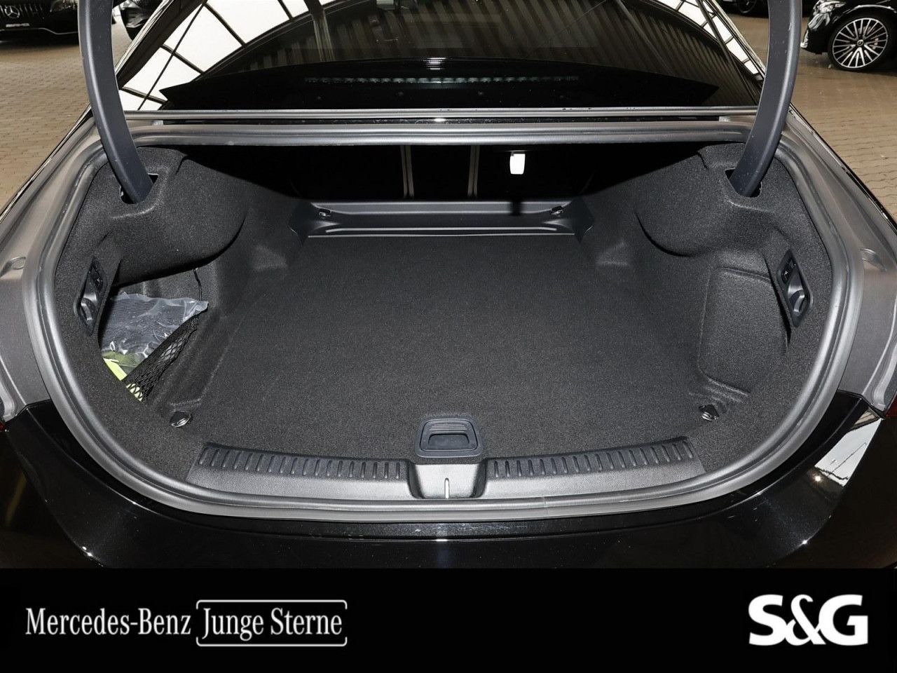 Mercedes-Benz E-Klasse – Bild 8