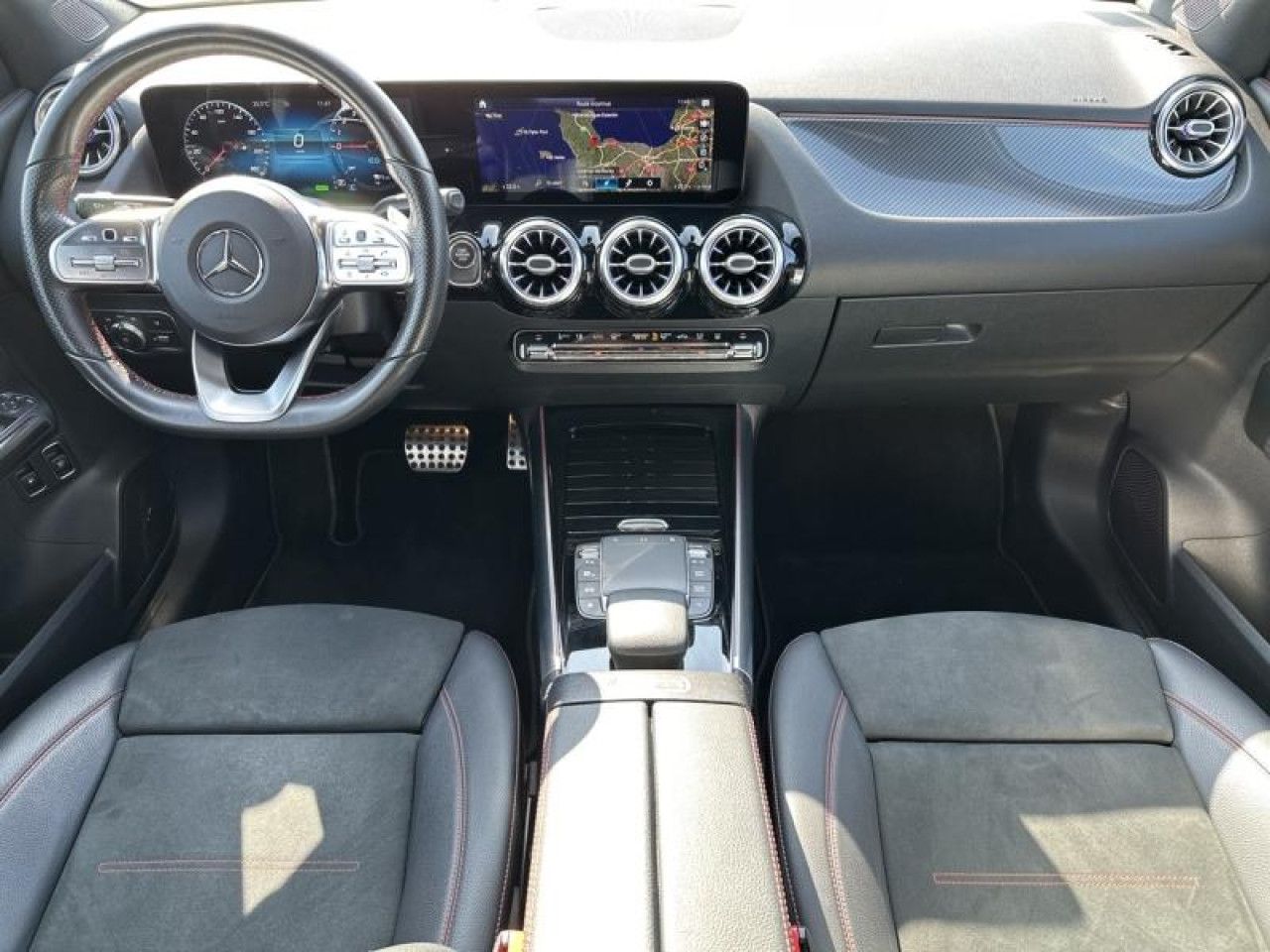 Photo du v&eacute;hicule 10 / 18