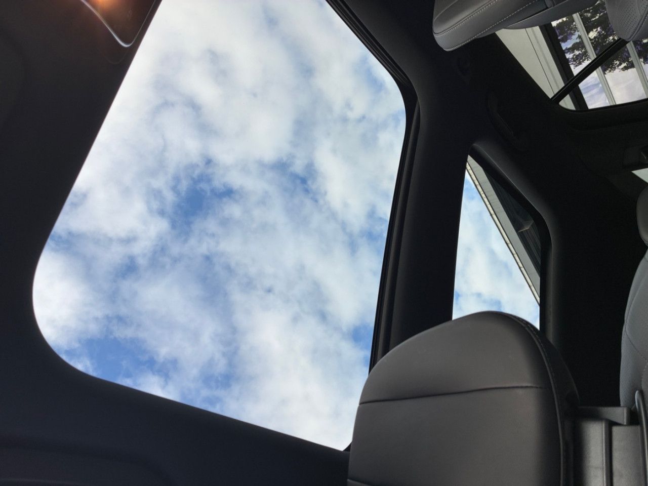 Mercedes-Benz E-Klasse – Bild 16