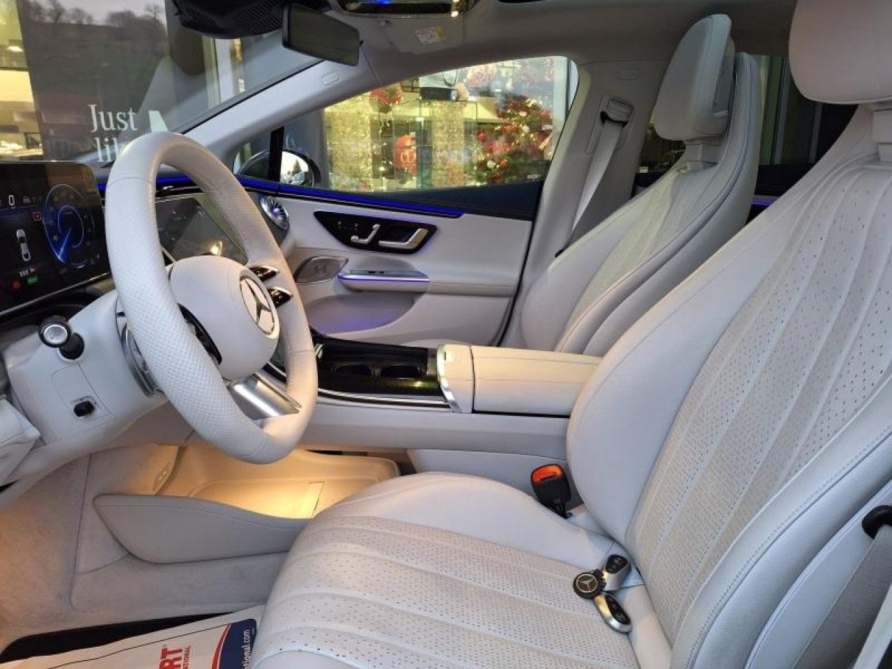 Photo du v&eacute;hicule 16 / 18