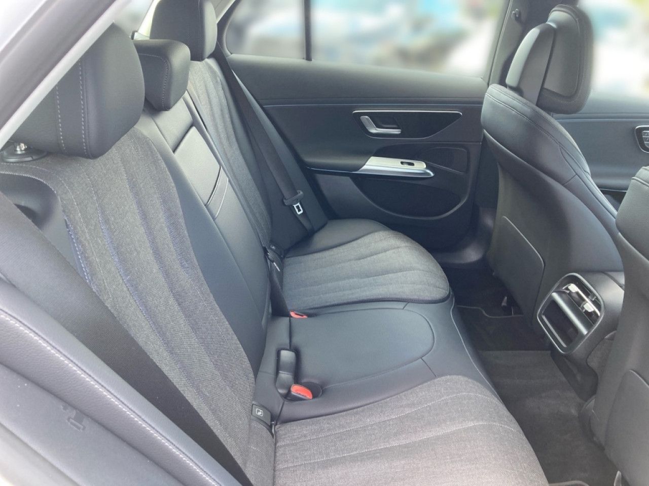 Mercedes-Benz E-Klasse – Bild 11