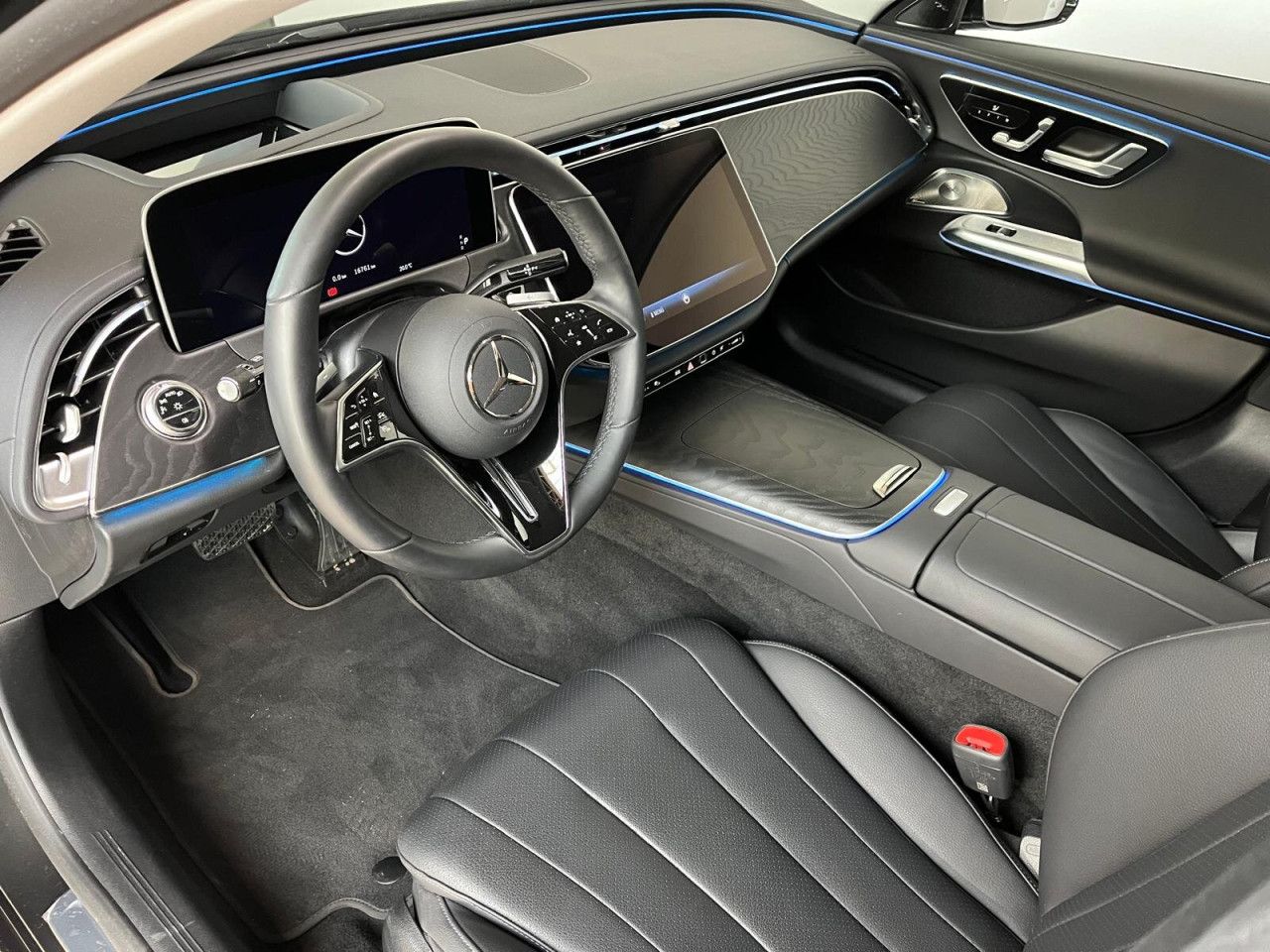 Mercedes-Benz E-Klasse – Bild 14