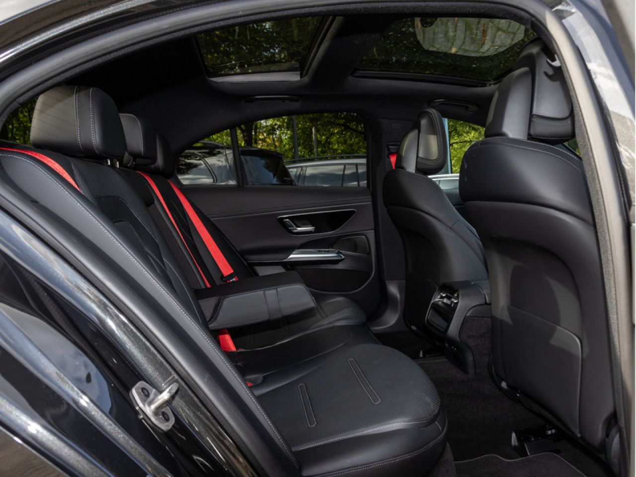 Mercedes-Benz E-Klasse – Bild 9