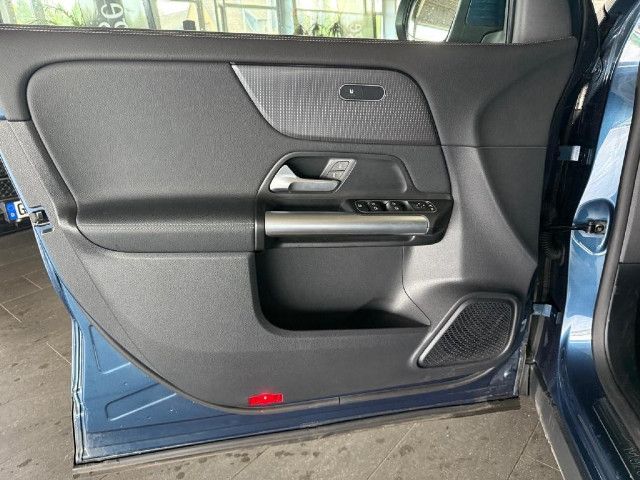 Mercedes-Benz GLA 220