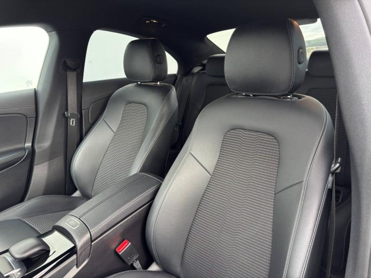 Photo du v&eacute;hicule 9 / 13