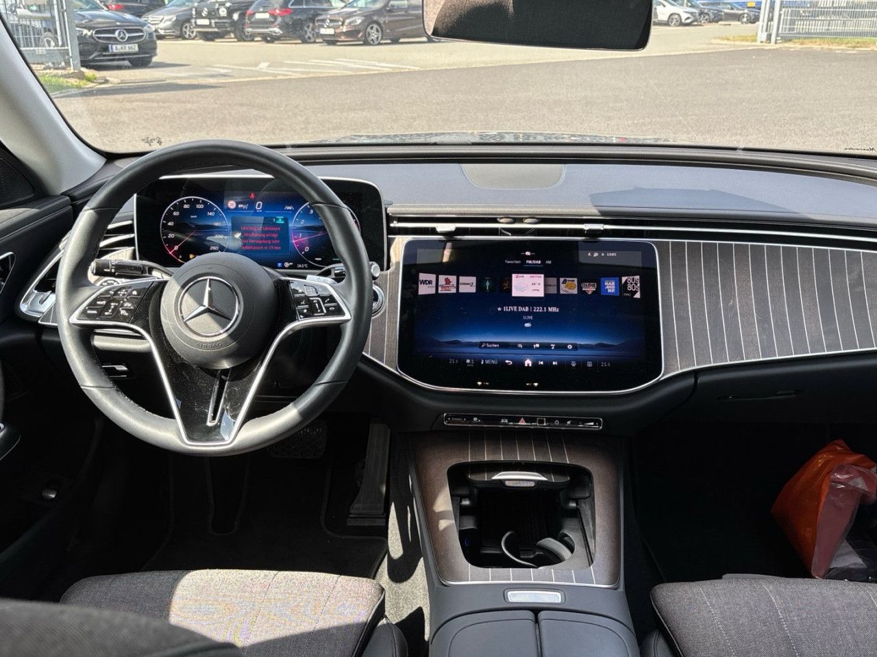 Mercedes-Benz E-Klasse – Bild 13