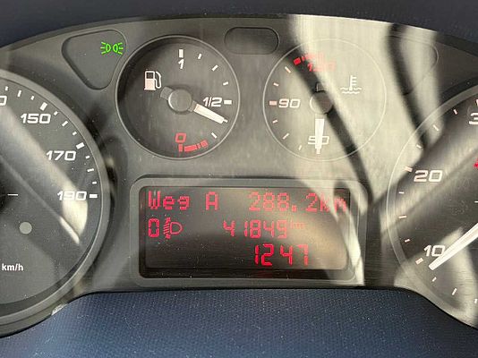 Vehicle image 5 / 8