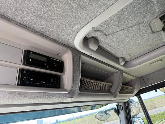 Vehicle image 11 / 18