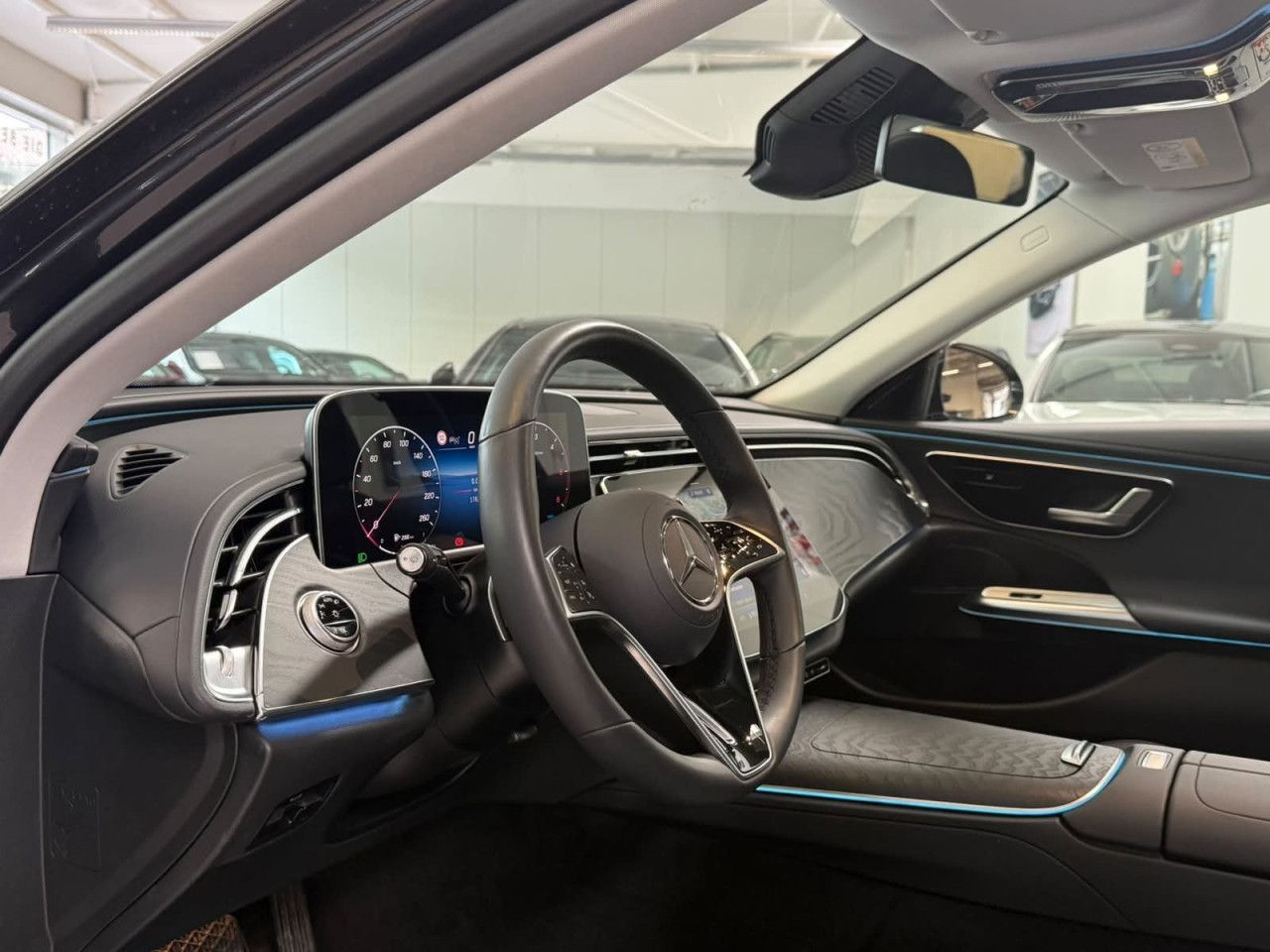 Mercedes-Benz E-Klasse – Bild 13