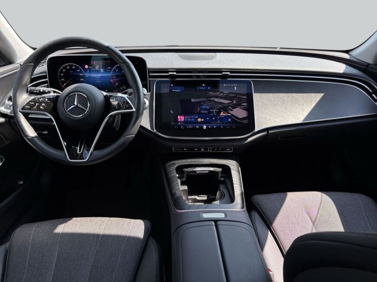 Mercedes-Benz E-Klasse – Bild 13