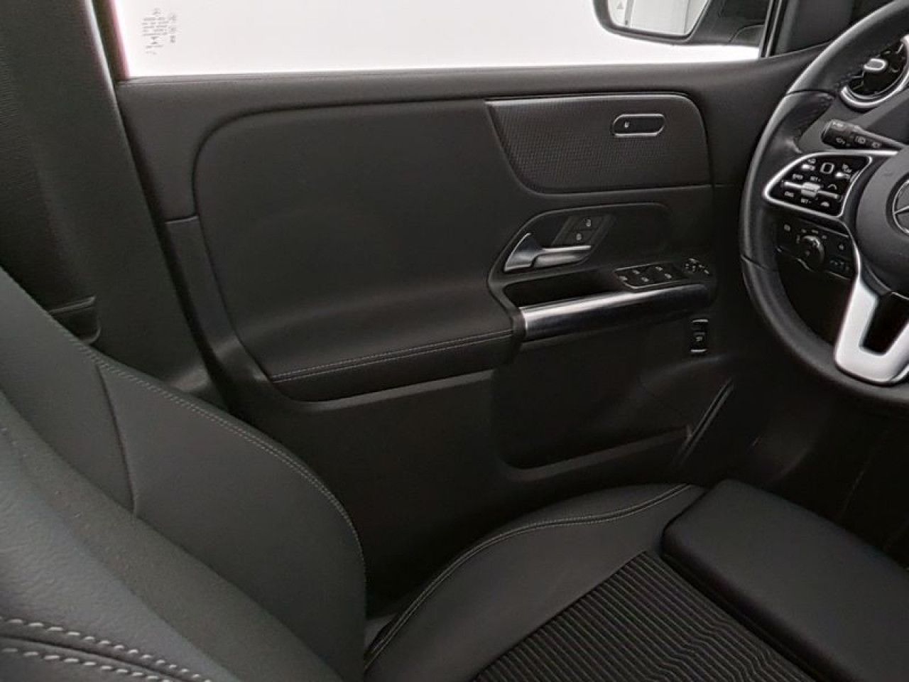 Fahrzeugbild 8 / 9