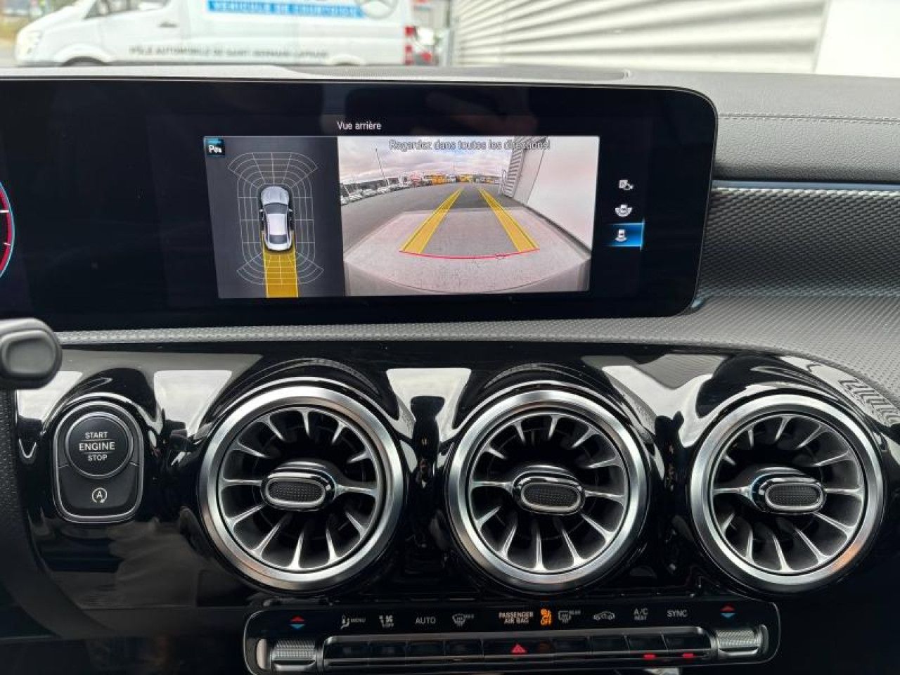 Photo du v&eacute;hicule 12 / 13