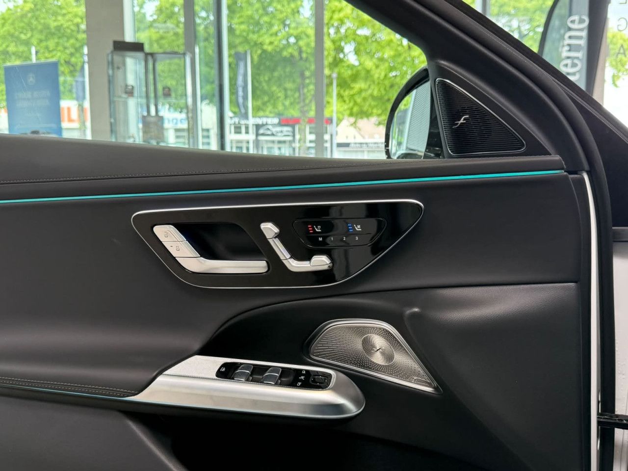 Mercedes-Benz E-Klasse – Bild 15