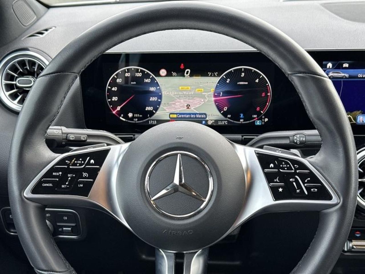 Photo du v&eacute;hicule 9 / 18