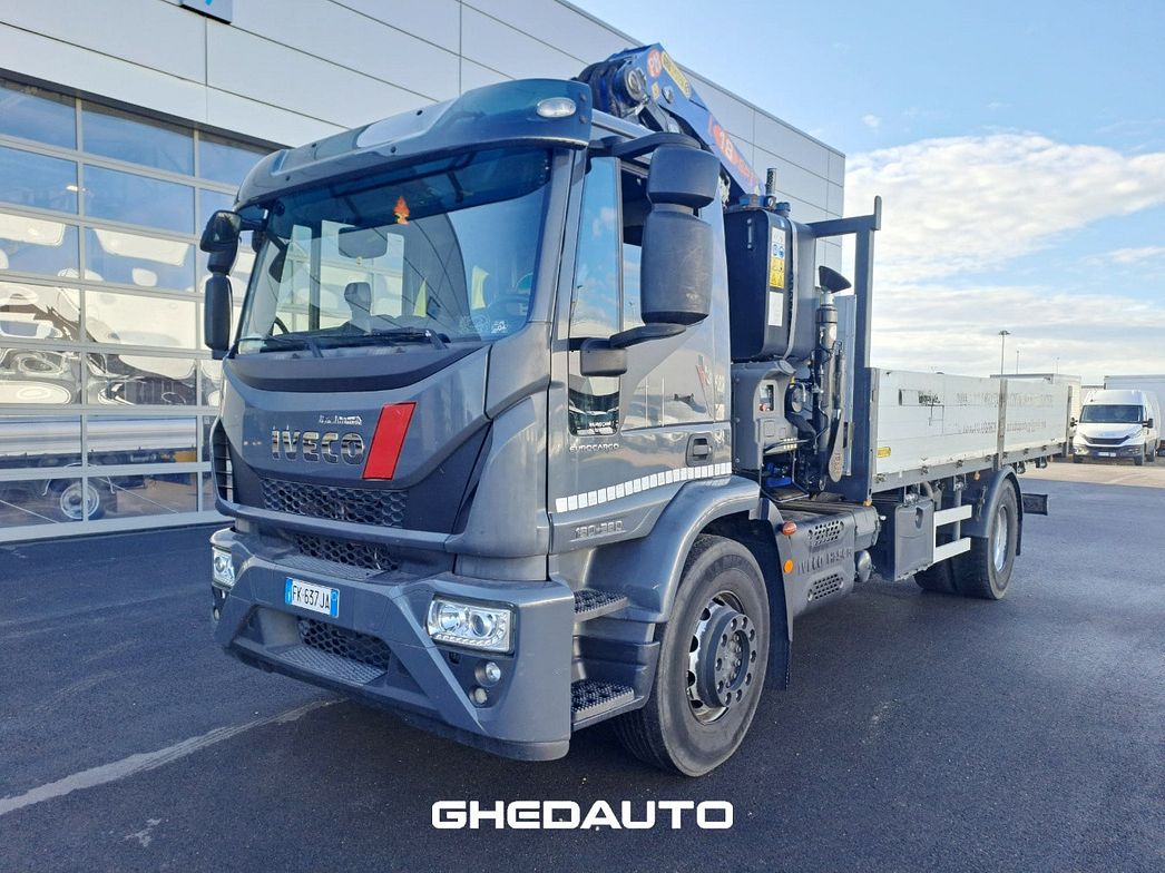 IVECO | EUROCARGO 180E28 CON GRU PM E CASSONE FISSO