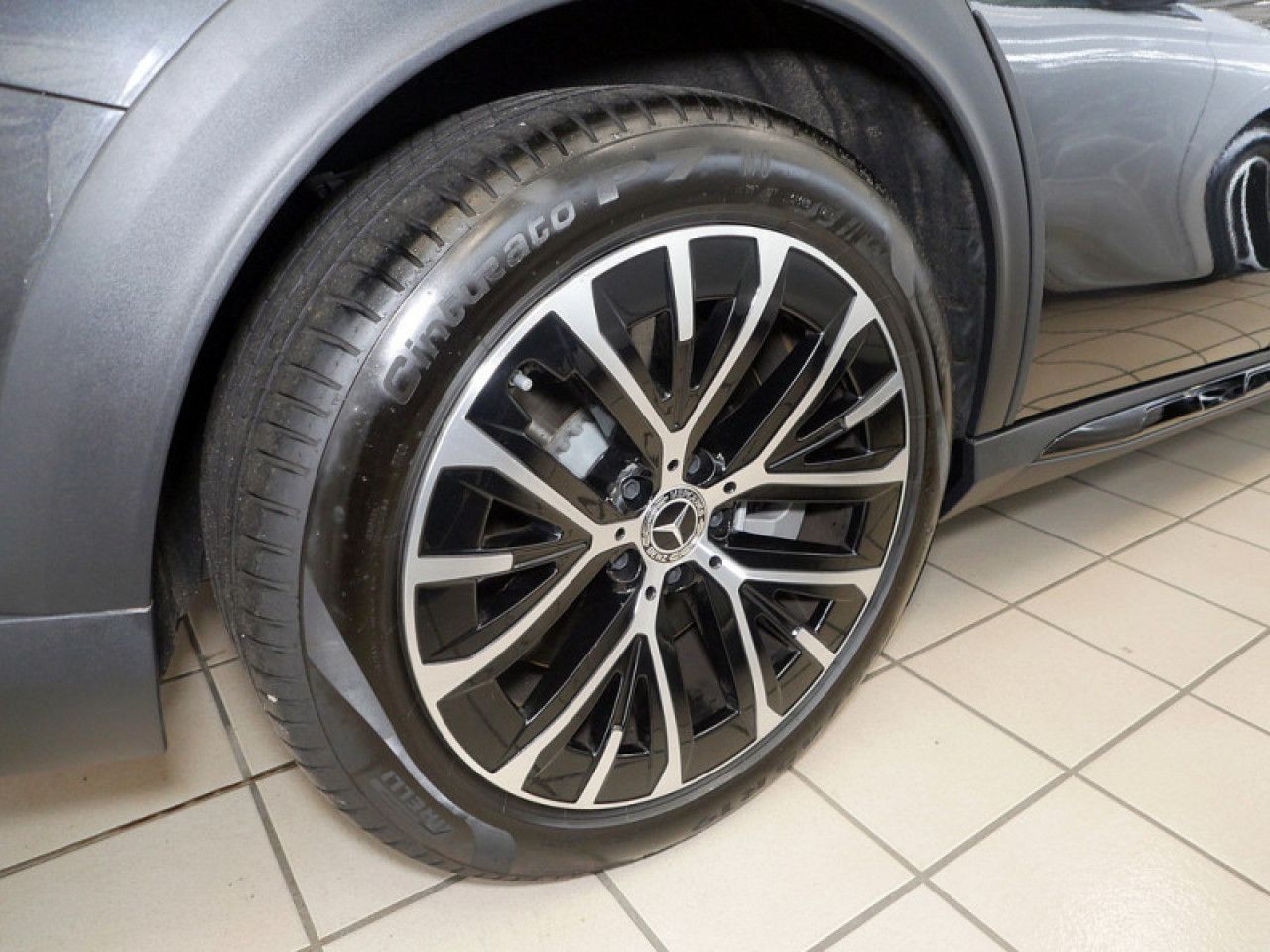 Mercedes-Benz E-Klasse – Bild 10