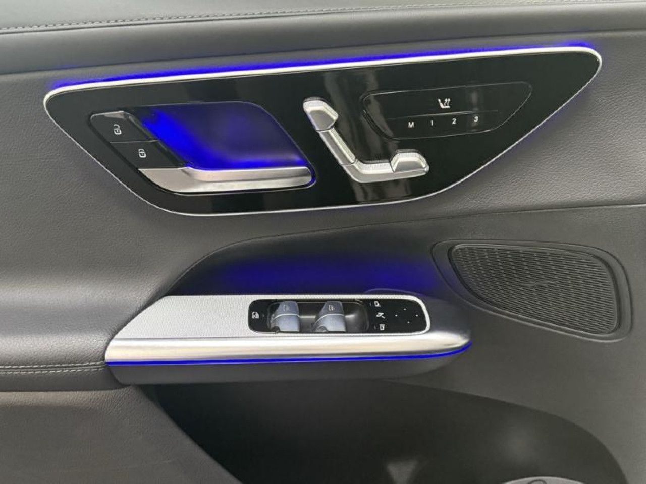 Photo du v&eacute;hicule 4 / 18