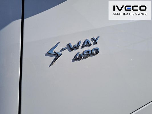 Vehicle image 4 / 13