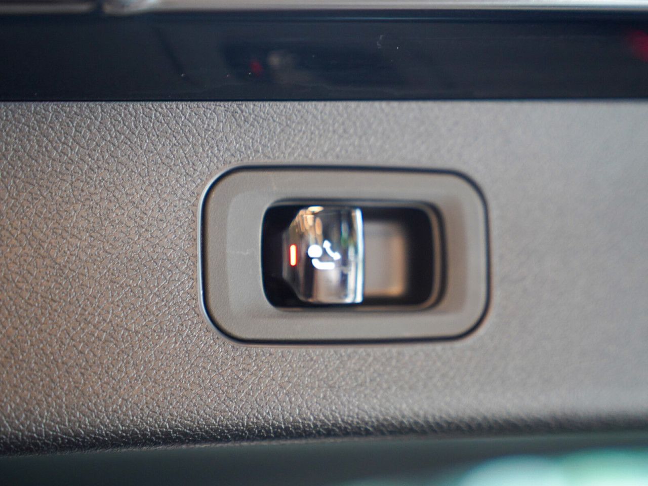 Mercedes-Benz E-Klasse – Bild 17