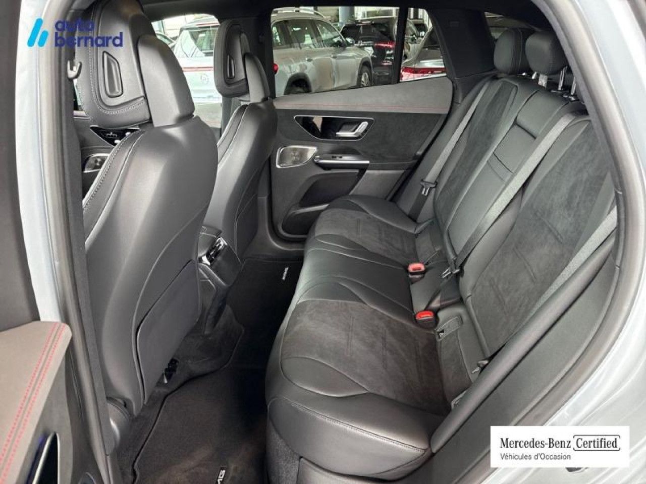 Photo du v&eacute;hicule 10 / 18